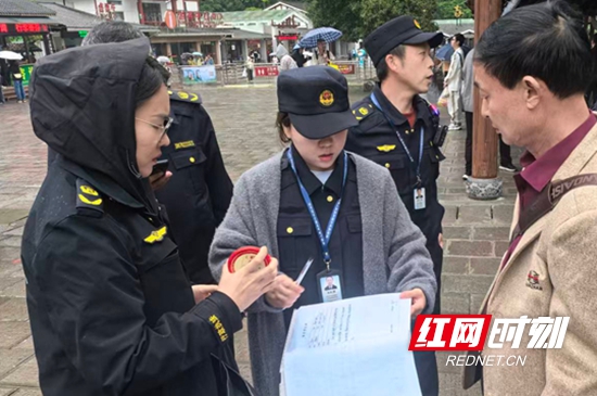 开展联合执法纠治导游乱象。.jpg
