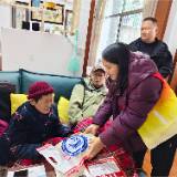 温情暖重阳,“五社”联动为老人送去“暖心米”与暖心伴