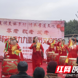 慈利县岩泊渡镇田坪村:孝老温情暖山村 文艺盛宴绘画卷