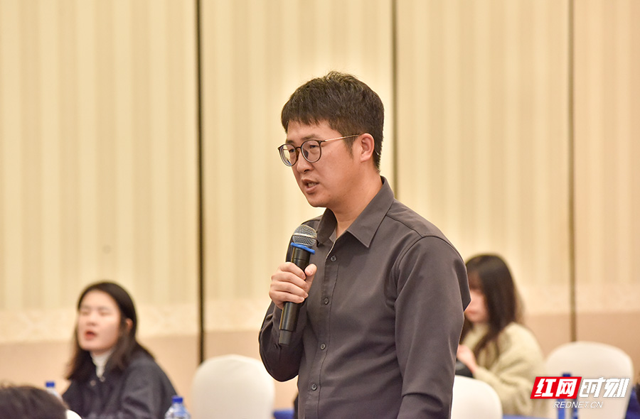 湖南卫视记者.jpg 湖南卫视记者.jpg