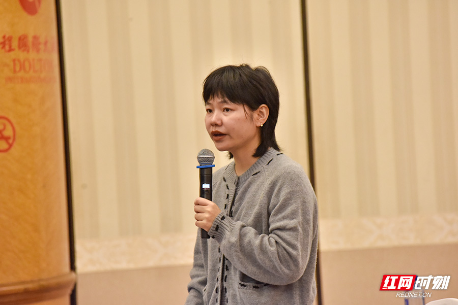 潇湘晨报记者.jpg 潇湘晨报记者.jpg