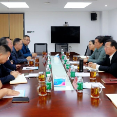 张家界市中级人民法院到商会、企业调研