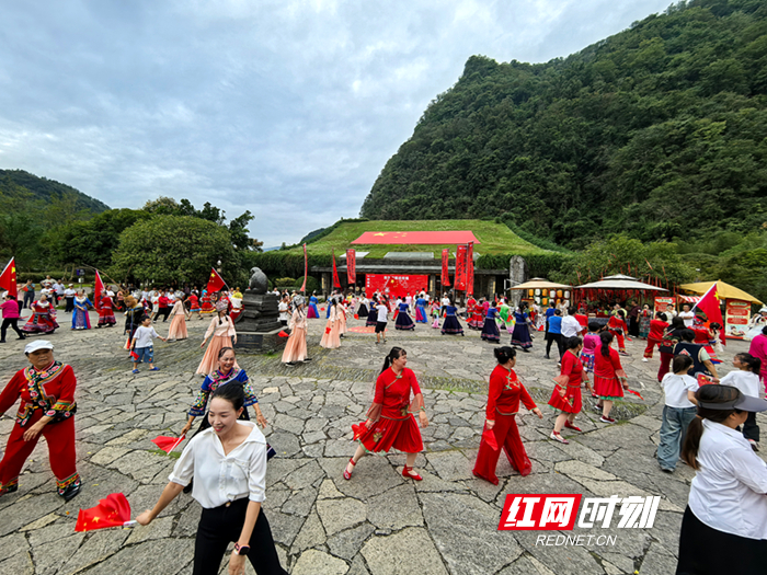 国庆游张家界｜10月3日至4日黄龙洞景区开放时间延长