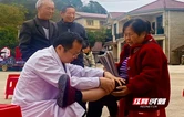 慈利县中医药服务走进零溪合堰村