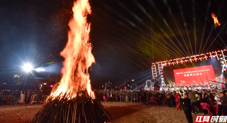 桑植纪念中国工农红军第二方面军长征出发90周年（组图）