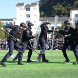 沉浸式反恐演练进校园 武陵源公安为学生撑起“安全伞”