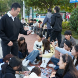 张家界航院:“校园集市”响起青春吆喝!