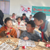 “摇动奇迹 点亮未来——电能初体验”科普活动引领学生走进奇妙科学世界