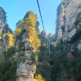 杨家界秘境登顶徒步圈 “雄奇险幽”引背包客竞逐