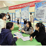 张家界高新区携近30家优质企业赴张家界学院参与“湘才留湘”双选活动