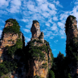 张家界十里画廊:雨后初晴秋意浓 奇峰秀色醉游人