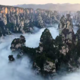 韩国游客络绎不绝 张家界国家森林公园成热门打卡地