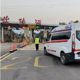 两分钟速通！武陵源收费站为生命通道“破堵”