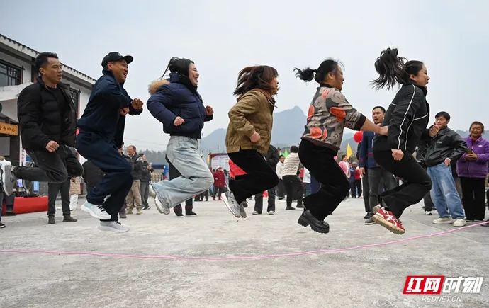 丰收季里 “赛” 丰收！ 张家界罗水乡芭蕉村农耕农趣运动会嗨翻乡间