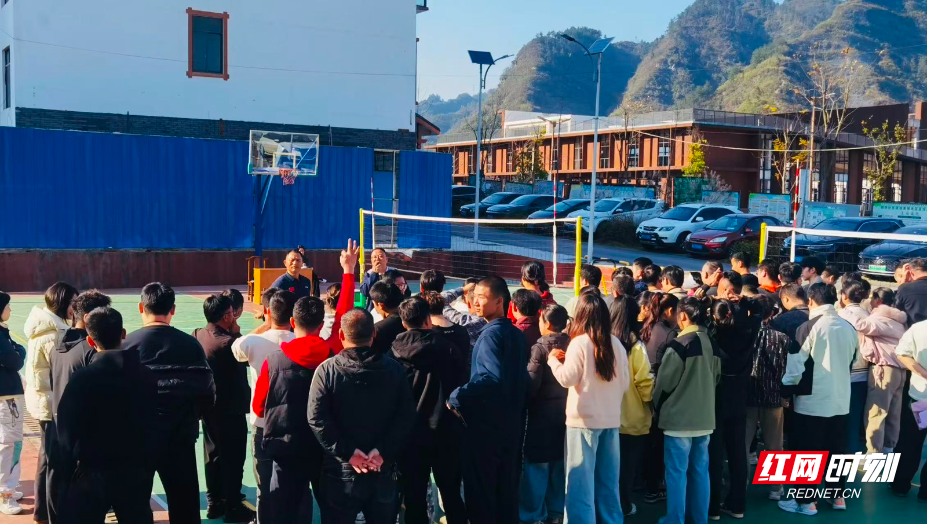 张家界市举办农村基层气排球裁判员培训班