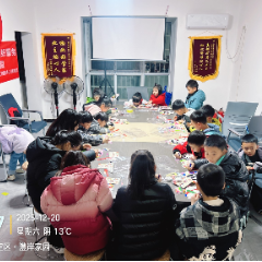 童心绘脸谱  国粹润新苗——张家界非遗课堂走进社区