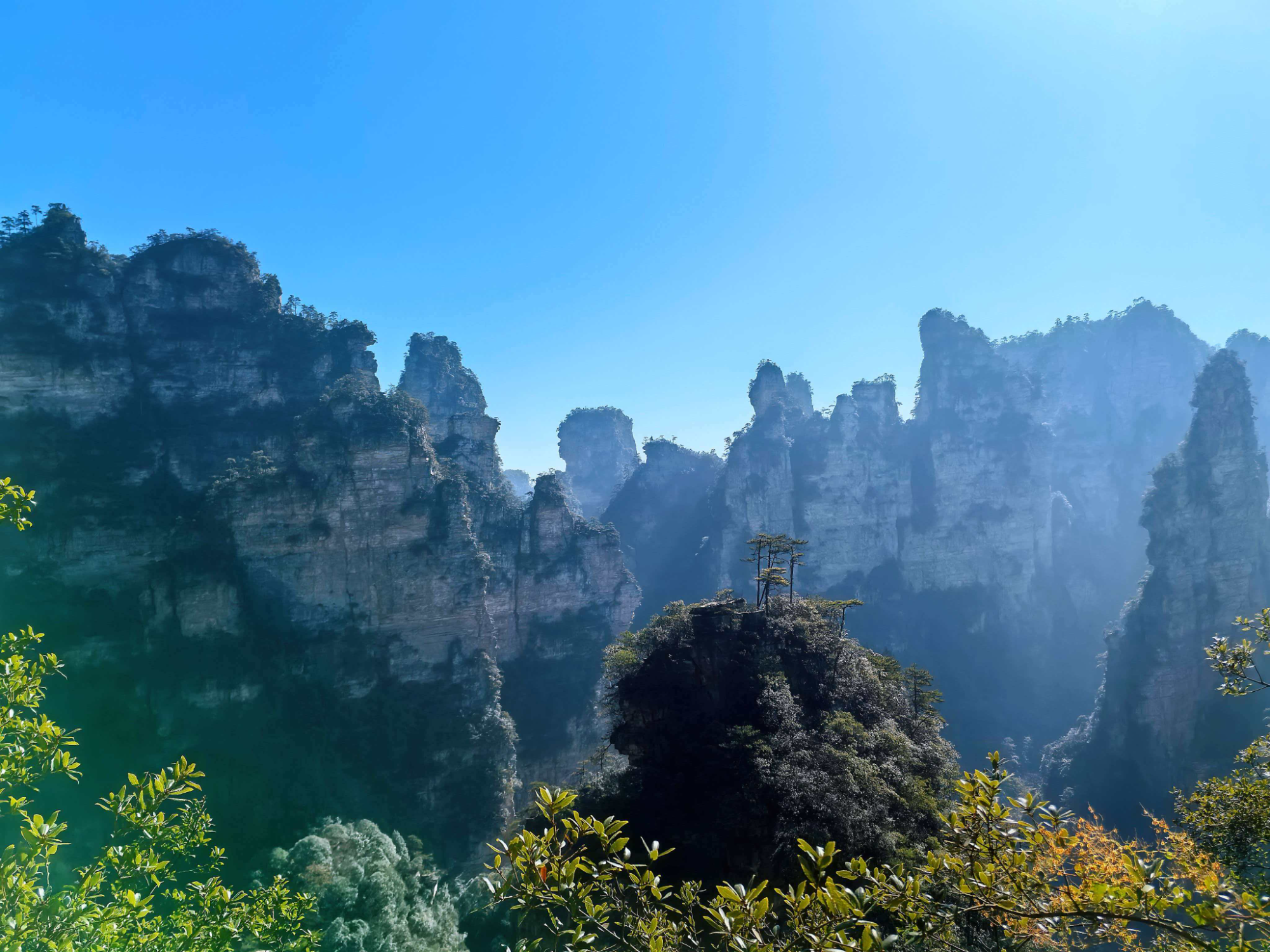 云端踏歌：杨家界空中走廊徒步记