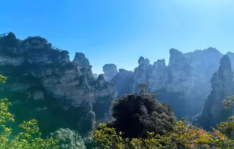 云端踏歌：杨家界空中走廊徒步记