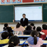 张家界学院马克思主义学院(法学院)师生赴刘家坪白族乡开展“送法下乡”普法宣传活动