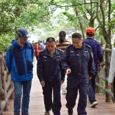 五一特别策划｜张家界风景守护者：“蓝光”24小时在线！救助员在绝壁奇峰间织就安全防护网
