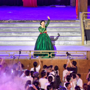 中国朝鲜族歌手具莲玉打卡张家界 用歌声赞美自然奇观