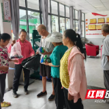 桑植县利福塔镇:发放油菜籽 播撒丰收新愿景