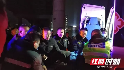 慈利县：跨年夜生死时速 多部门联动成功营救落水群众