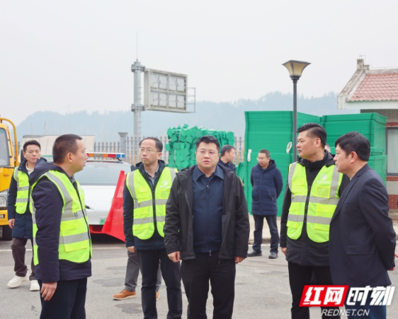 黄斌调研督导张家界高速公路春运保畅等工作并看望慰问一线职工