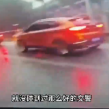 30年老司机直呼“没见过这么好的交警！”