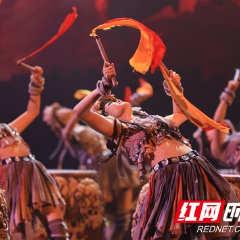 张家界《魅力湘西》艺术团节前练兵 备战春节演出高峰