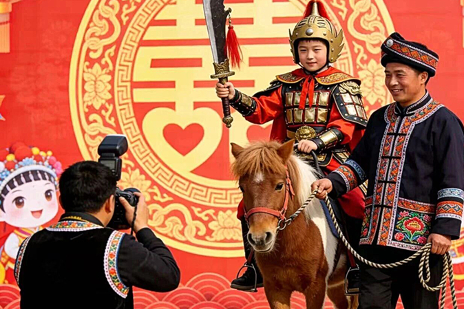 茶马雄风+非洲鼓韵+国际“财神爷”，黄龙洞2026年春节潮玩季即将开启