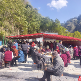 新春走基层｜打糍粑声声迎新春 武陵源区黄家坪村接老人回“娘家”过小年