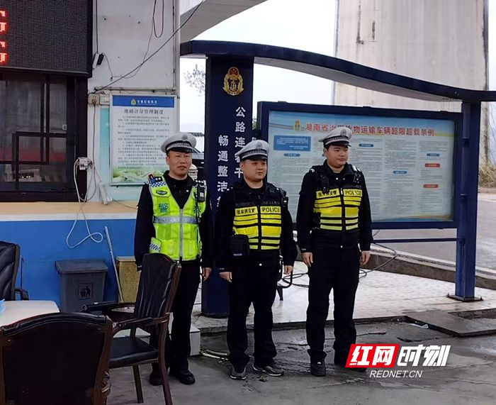张家界交管一大队:安保“年味”别样浓 守护“万家团圆日”