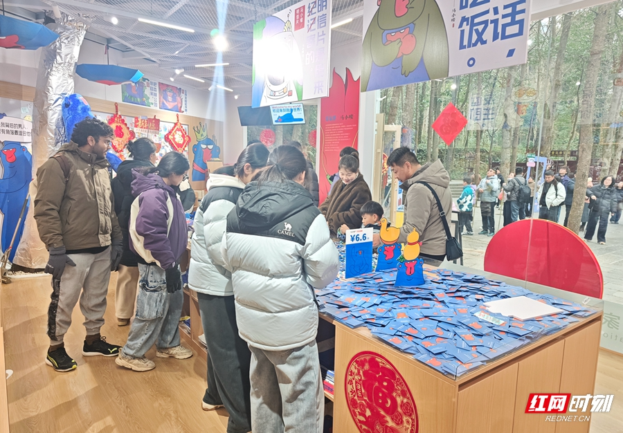 春节游张家界 | 中外游客热捧 张家界“马小喽”萌趣出圈