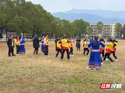 慈利县江垭镇：举办"打硪号子"非遗学习活动