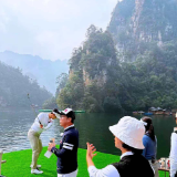 韩国热门综艺《洪仁奎的高尔夫 TV》宝峰湖取景 解锁文旅新玩法