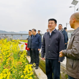 钟君调研特色农业产业