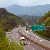 错峰出游,张家界高速一路春风入画来