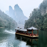 三月烟雨宝峰湖：张家界最温柔的春日情书