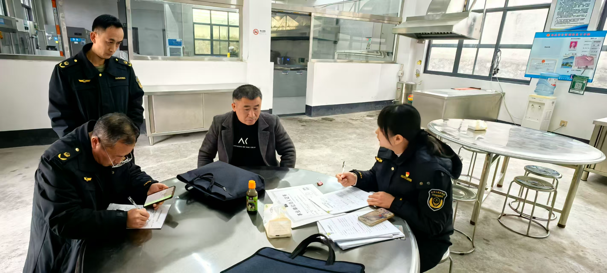 起步即冲刺，实干护食安——西溪坪市场监管所交出校园食安“开学答卷”