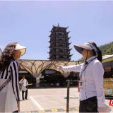 张家界环保客运：多语服务筑桥 擦亮世界级景区名片