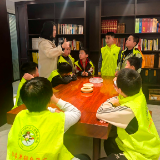 张家界市开展“学雷锋·护生态”青少年志愿普法实践活动