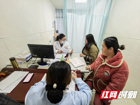 张家界市永定区举办“情暖三八节，守护她健康”关爱女性义诊活动