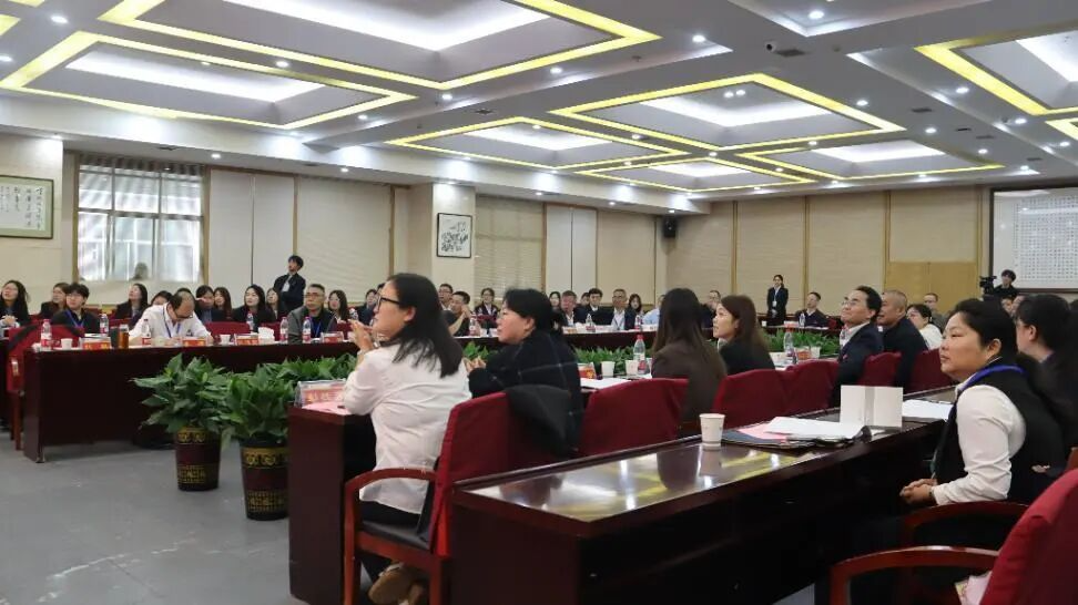 张家界学院举办《生态环境法典》暨张家界文旅法治专题研讨会