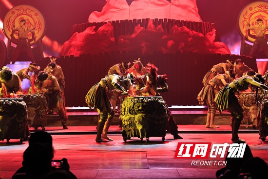 张家界《魅力湘西》开启旺季演出模式（组图）