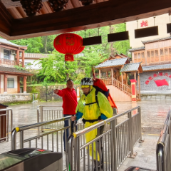 风雨无阻暖人心！张家界茅岩河景区全力护航七星山户外挑战赛