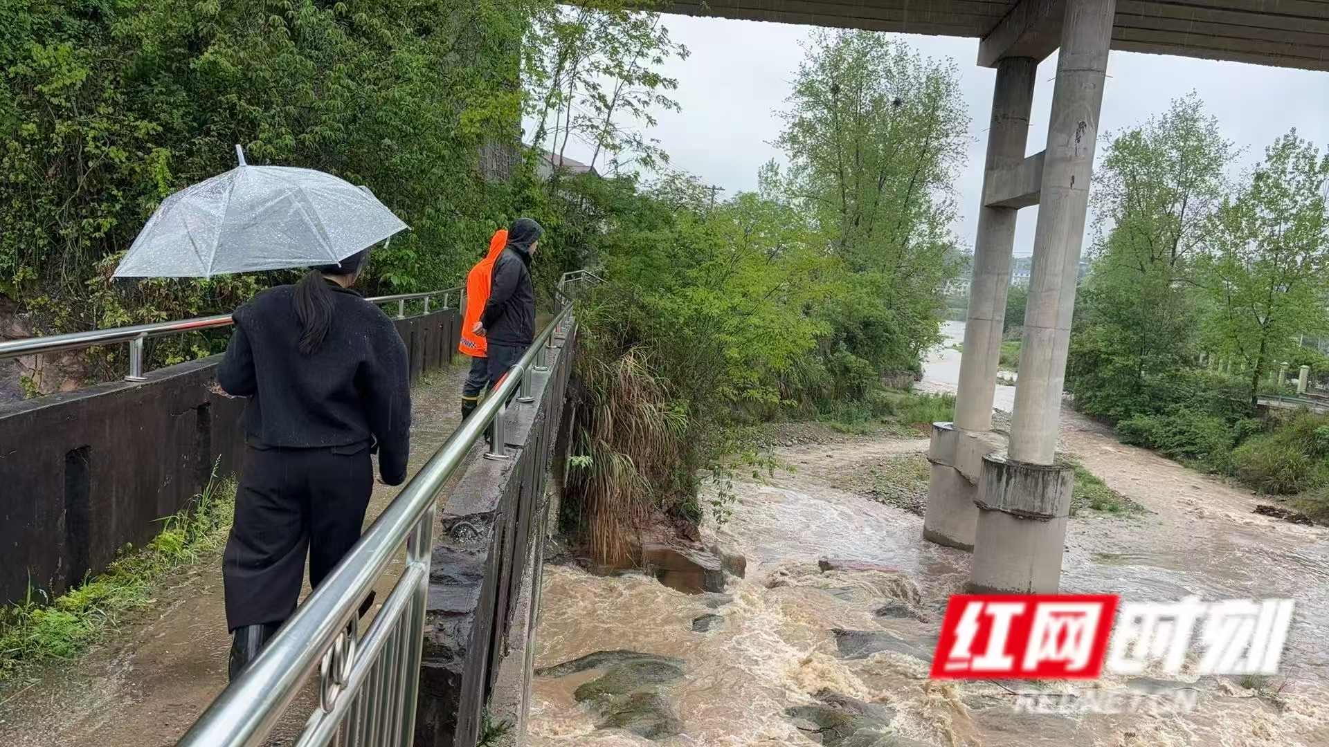 闻 “汛” 而动守平安 ——慈利县阳和土家族乡全力筑牢雷雨天气防汛防线