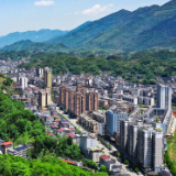 柔性执法暖人心 守护公路平安行——桑植交通执法大队开展路面抛洒执法巡查