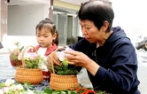 慈利县丰阳村：50名巧手村姑参加首届春日花艺培训