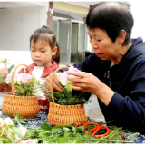 慈利县丰阳村：50名巧手村姑参加首届春日花艺培训